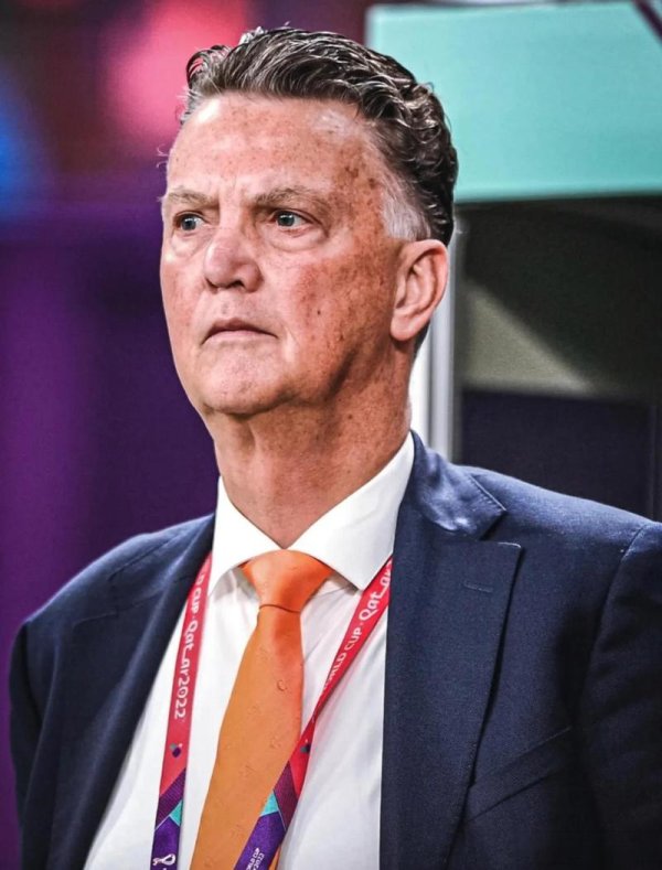 亚博体育 范加尔宣布离任:我为荷兰足球留下了一份美好遗产